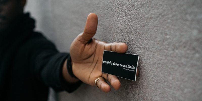 frases sobre criatividade – unsplash credit frase criativa em inglês dentro do post de frases sobre criatividade