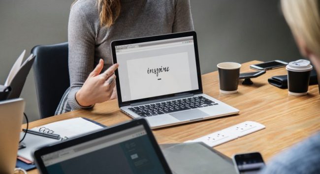 pessoas apresentando diversos tipos de parceria