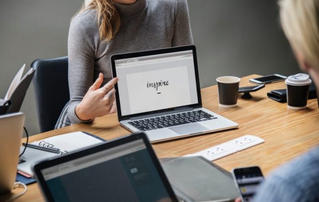 pessoas apresentando diversos tipos de parceria