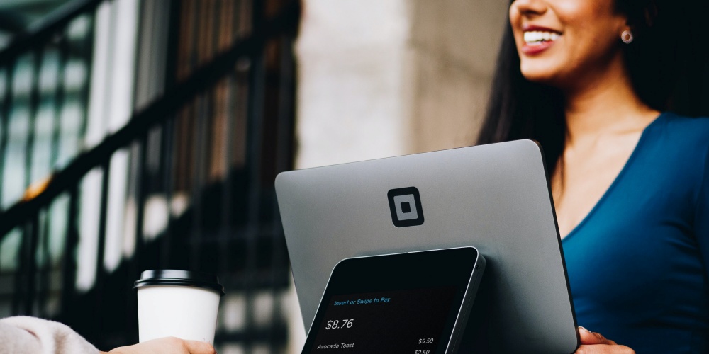 atendente_feliz_marketing_de_relacionamento Atendente feliz - marketing de relacionamento